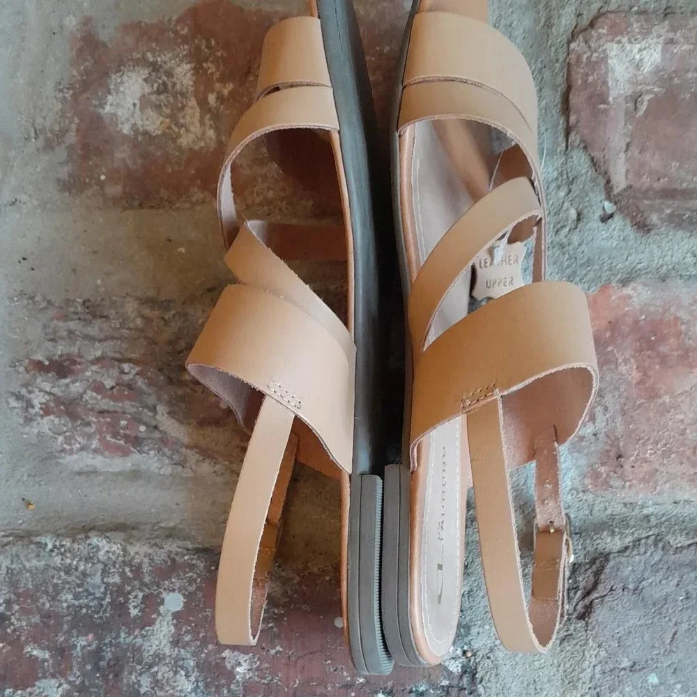 CL by Laundry Natural Sandal NWOT - Picture 5 of 9